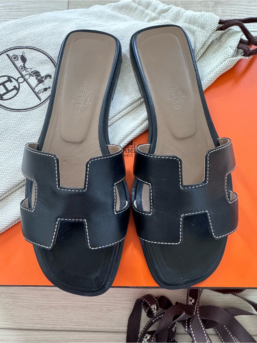 Hermes Black Oran Sandals 34.5 - Picture 2 of 7